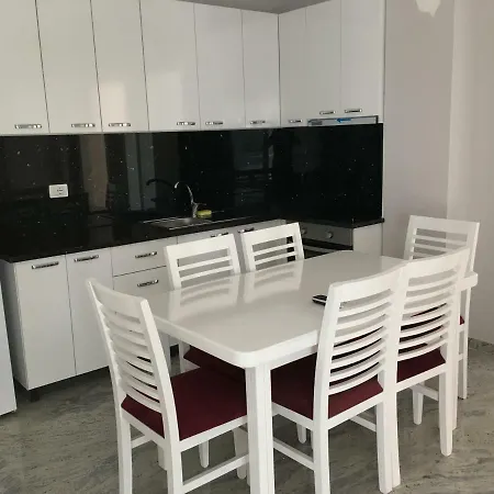 Kledi Apartment *