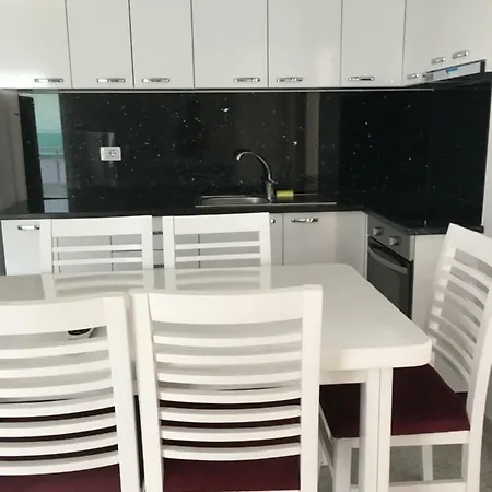 Kledi Apartment *